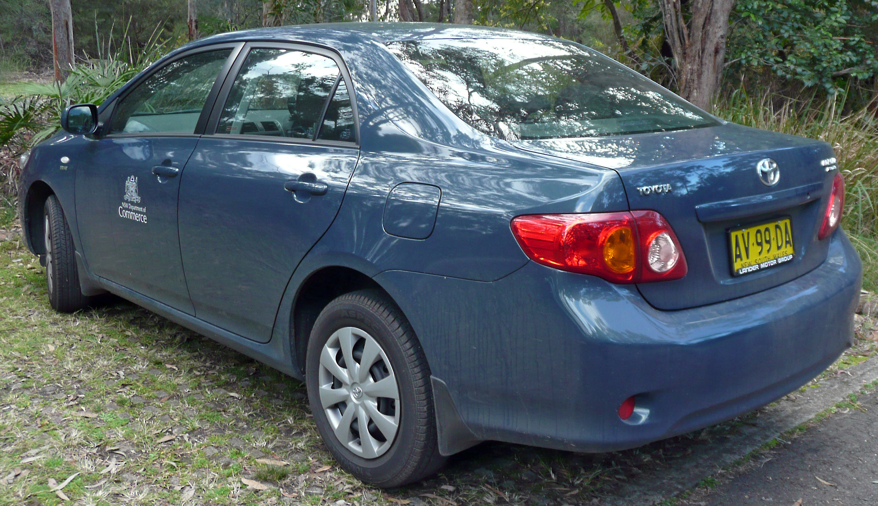 toyota corolla zre152r ascent sedan #2