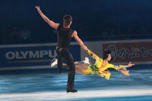 File:2009 World Team Trophy Gala - Kavaguti-Smirnov - 3379a.jpg