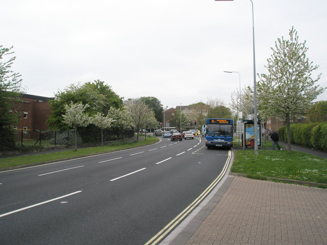 File:21 bus boarding for Southsea - geograph.org.uk - 776995.jpg