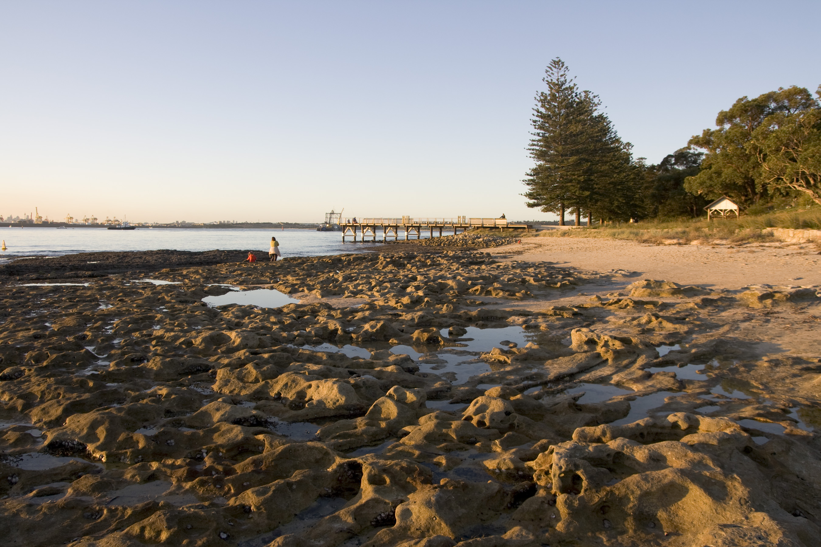 Land place. Captain Cook's landing place. Landing place.