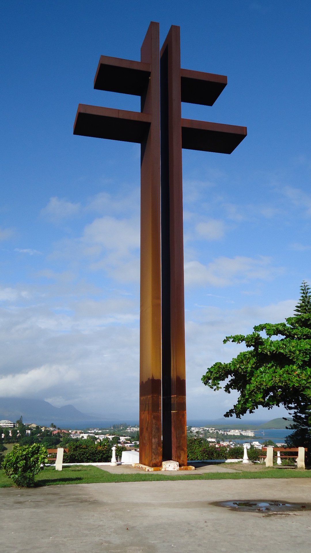 File:Croix de Lorraine Nouméa.JPG - Wikipedia