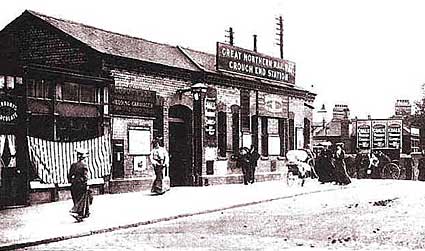 File:Crouch End station building circa 1910.jpg