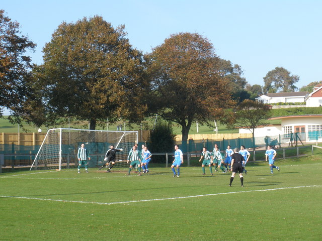 File:Dawlish Town v Calne Town - geograph.org.uk - 1003555.jpg