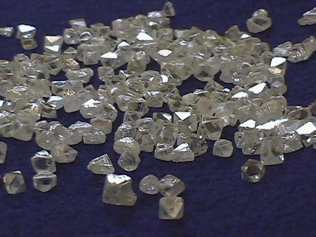 Diamonds_from_Catoka_mine_4.jpg