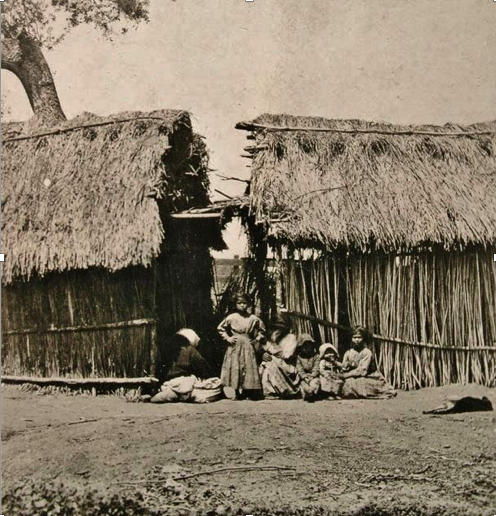 File:Gabrieleño huts.png