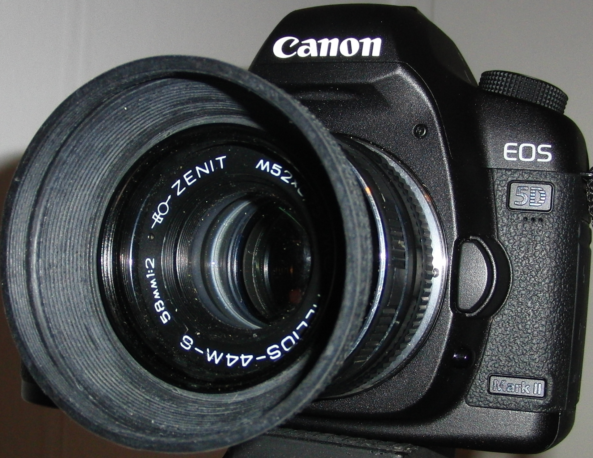 File:Helios 44M-6 (58mm f 2)on Canon EOS 5D mkII (4285501933).jpg