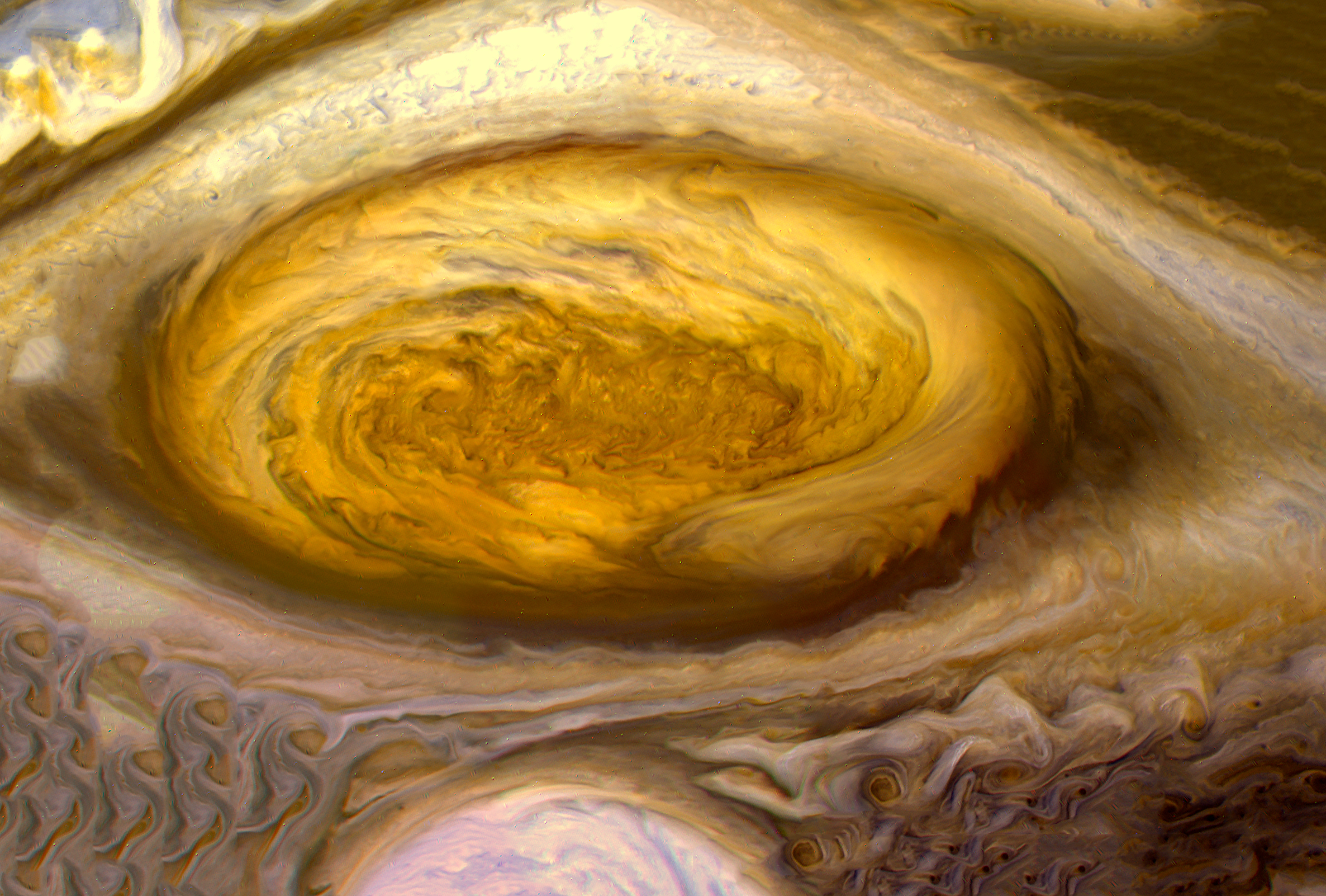 На какой планете самый большой атмосферный вихрь. Ураган на Юпитере. БКП Юпитера. Юпитер Планета красное пятно. Большое красное пятно на Юпитере.