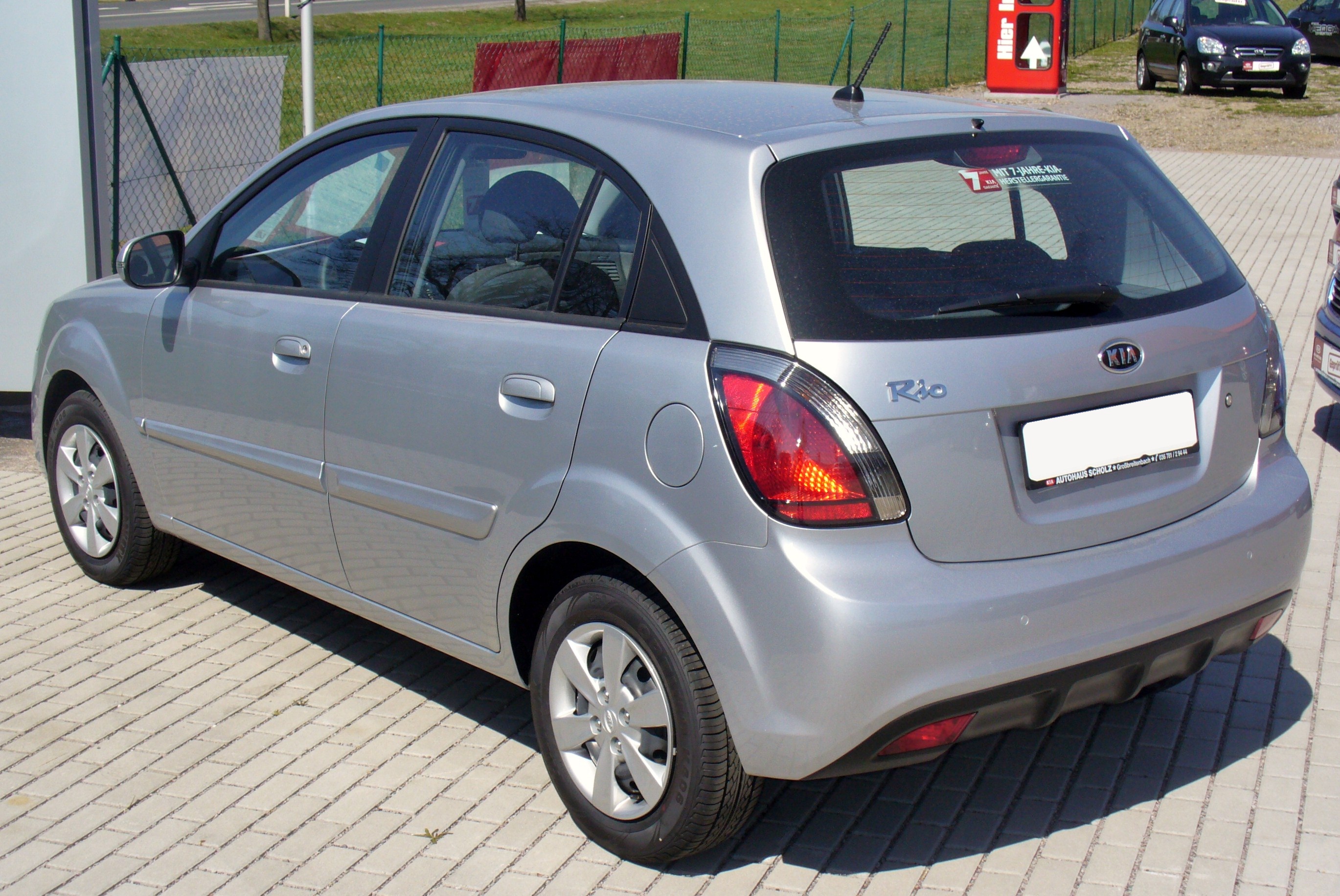 Киа хэтчбек 2009. Kia Rio II хэтчбек 2009. Kia Rio 2009 хэтчбек. Киа Рио 2 2010 хэтчбек. Киа Рио 2 2011 хэтчбек.