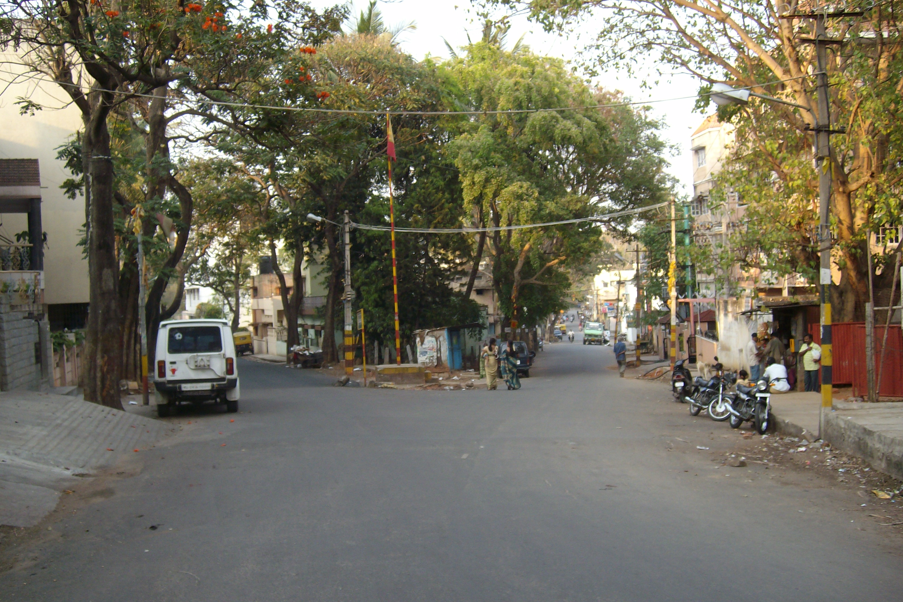 File:LIC Colony, Jayanagar 3rd Block East, Jayanagara Jaya Nagar,  Bengaluru, Karnataka, India - panoramio.jpg - Wikimedia Commons