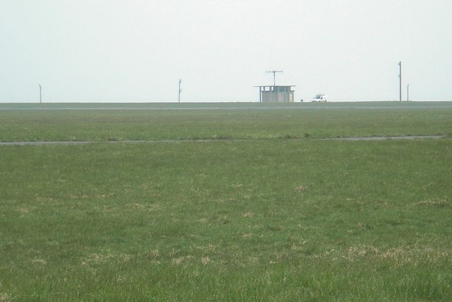 File:Little Rissington Airfield - geograph.org.uk - 382278.jpg