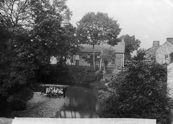 File:Mr Williams the shop and family, Llanbryn-mair NLW3363612.jpg