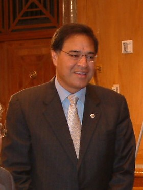 <span class="mw-page-title-main">Mufi Hannemann</span> American politician and businessman (born 1954)