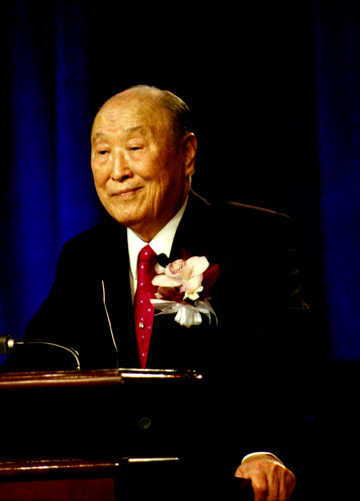 Moon delivering a speech in [[Las Vegas]], 2010