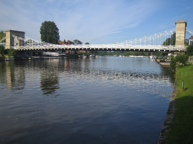 File:River Thames and Marlow Suspension Bridge - geograph.org.uk - 488716.jpg