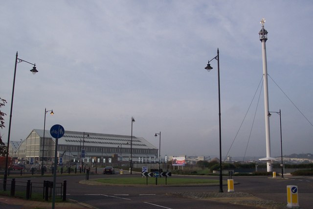 File:Roundabout at entrance to the Historic Dockyard, Chatham - geograph.org.uk - 1560699.jpg