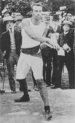 Rudolf Bauer of Hungary won the discus