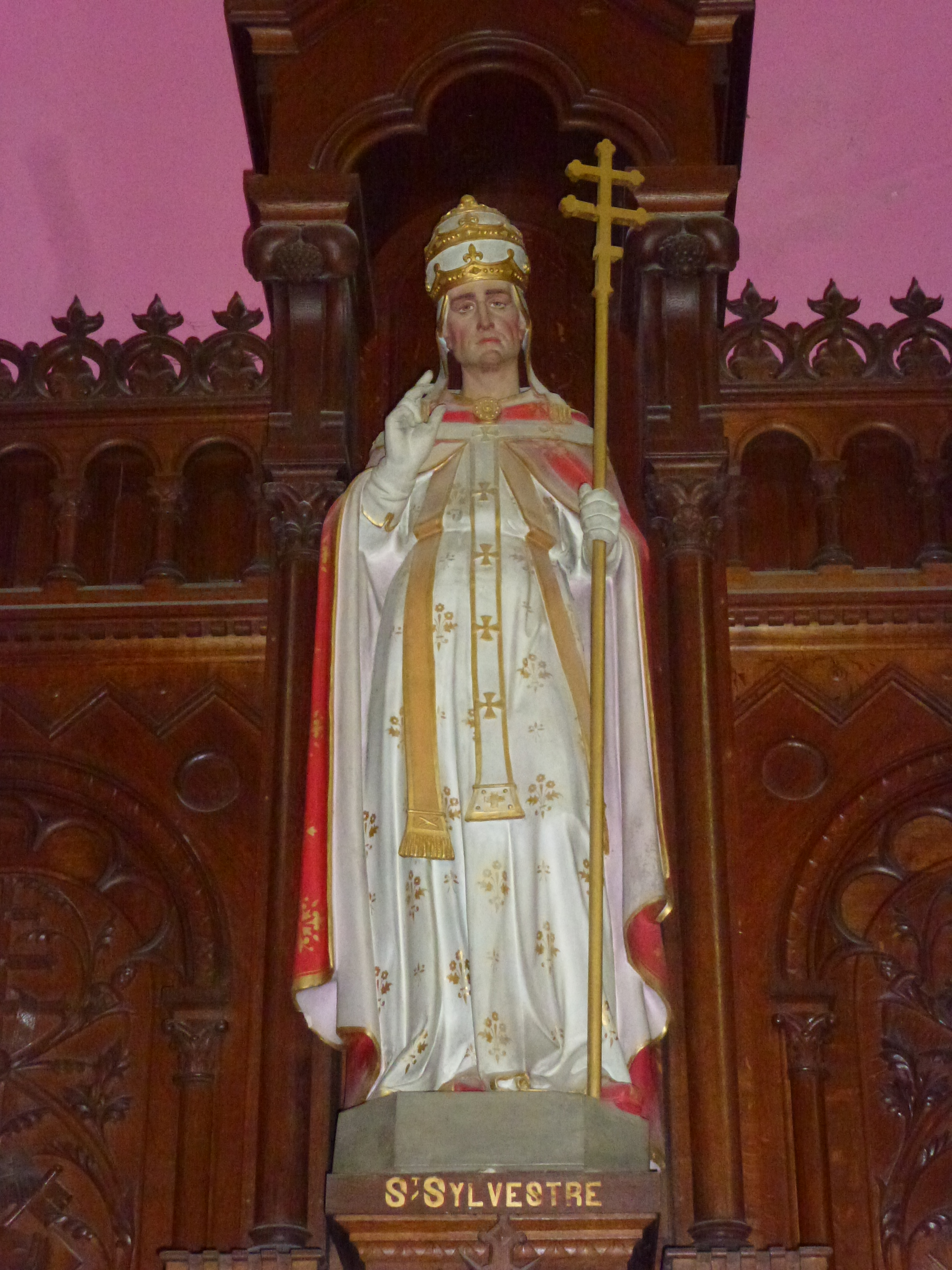 File Saint Sylvestre Cappel Nord Fr Eglise Statue Saint Sylvestre Patron Du Village Jpg Wikimedia Commons