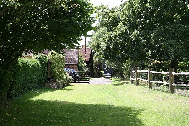 File:Sawpit Lane (1) - geograph.org.uk - 1407875.jpg