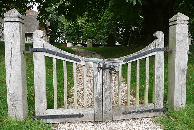 File:St. Denys' churchyard - geograph.org.uk - 981349.jpg