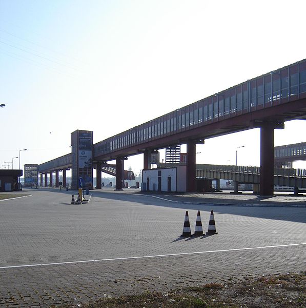 File:Terminal promowy Swinoujscie2.jpg