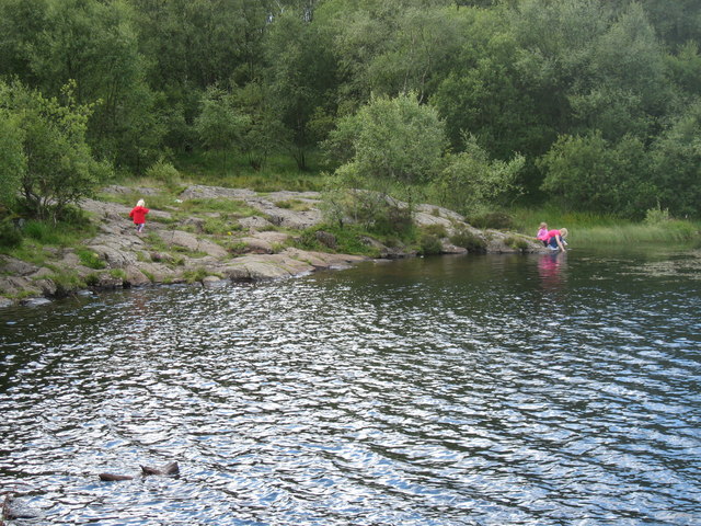 The SE shore of Dumbrock Loch - geograph.org.uk - 509596