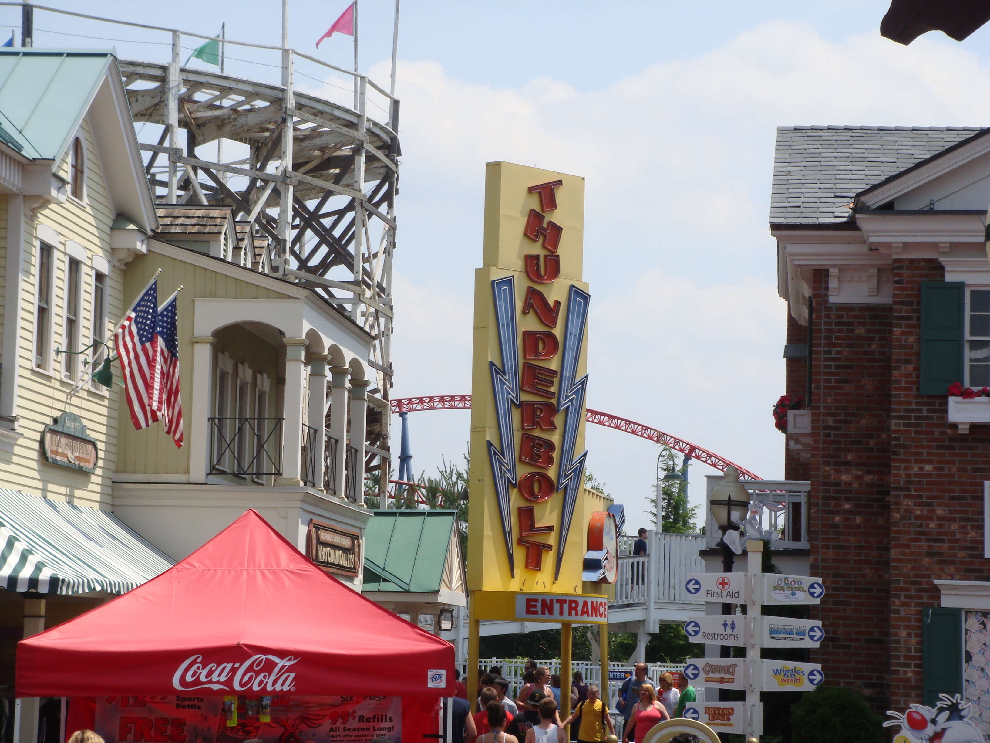 Thunderbolt Six Flags New England Wikipedia