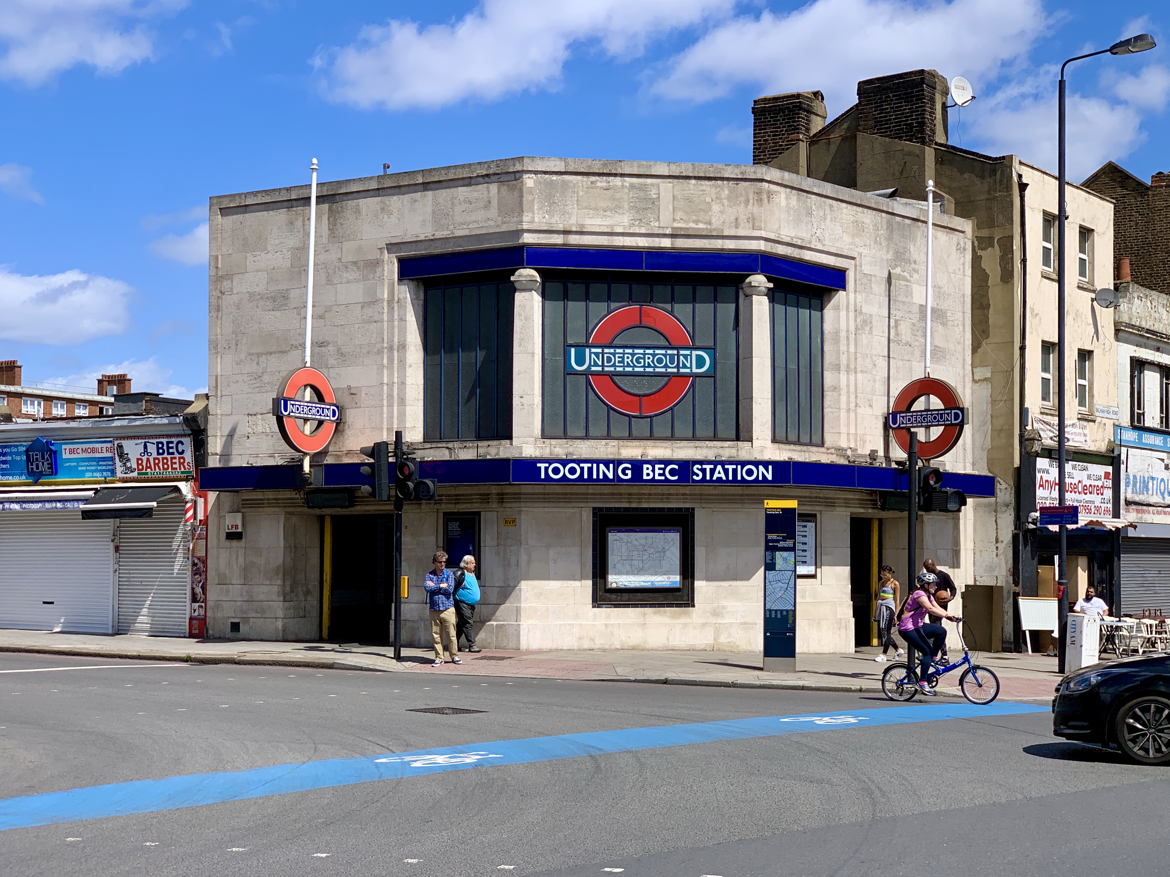 Tooting Bec tube station