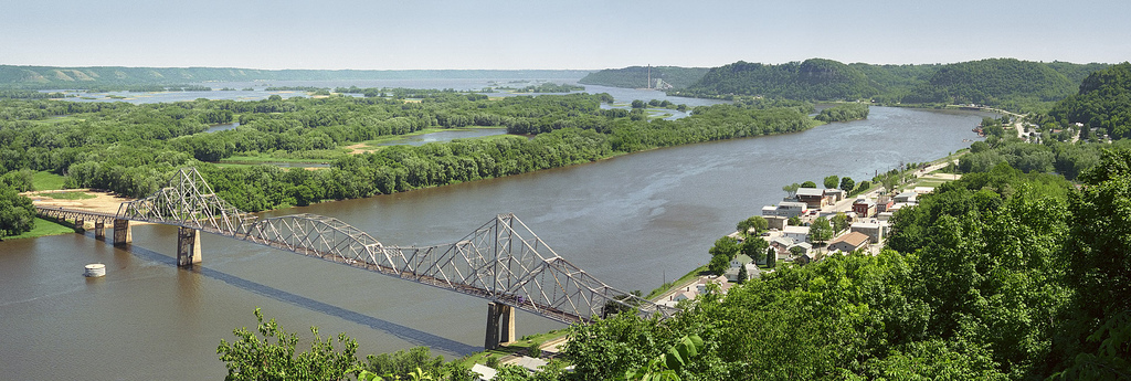 Photo of Black Hawk Bridge