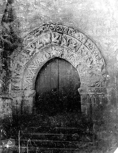 File:Église Saint-Gervais-Saint-Protais de Savonnières portal.jpg