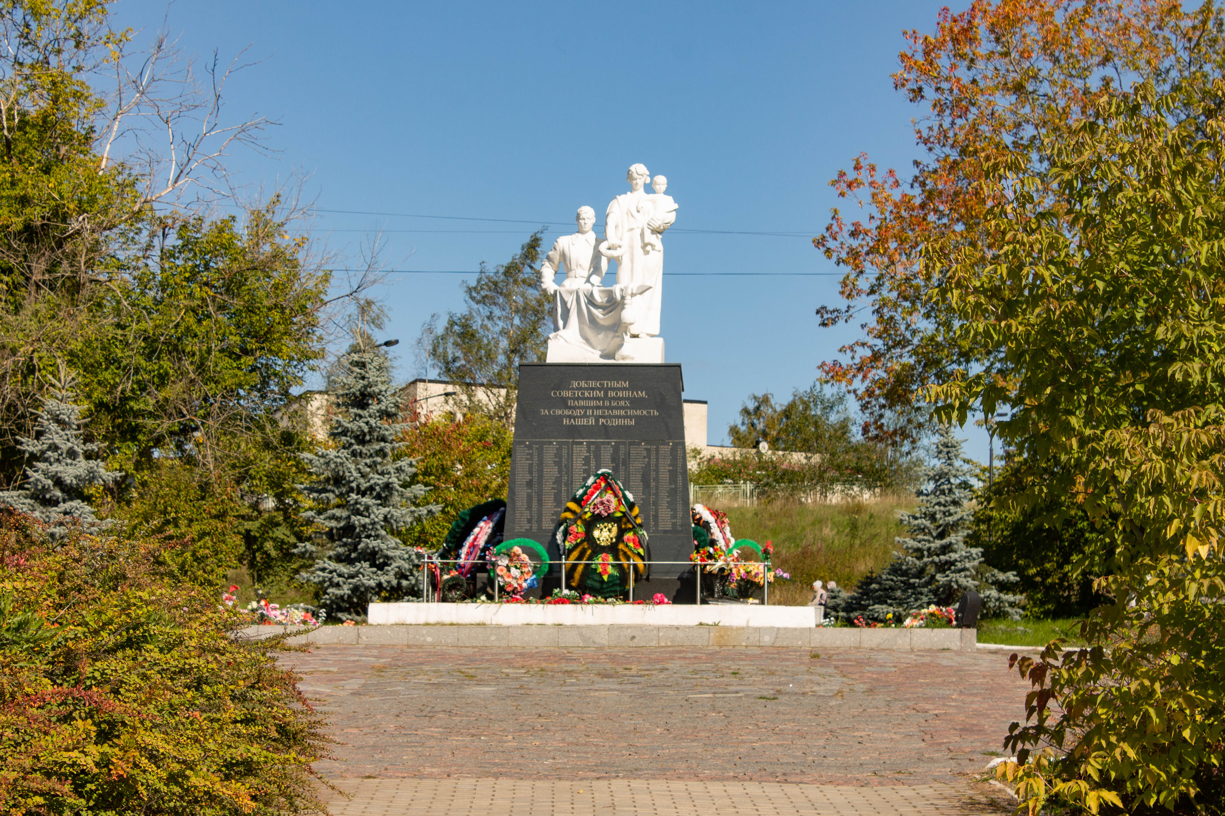 Памятники сортавала. Мемориал в Сортавала. Сортавала памятники. Памятник защитникам Ладоги Сортавала. Мемориал Победы Сортавала.