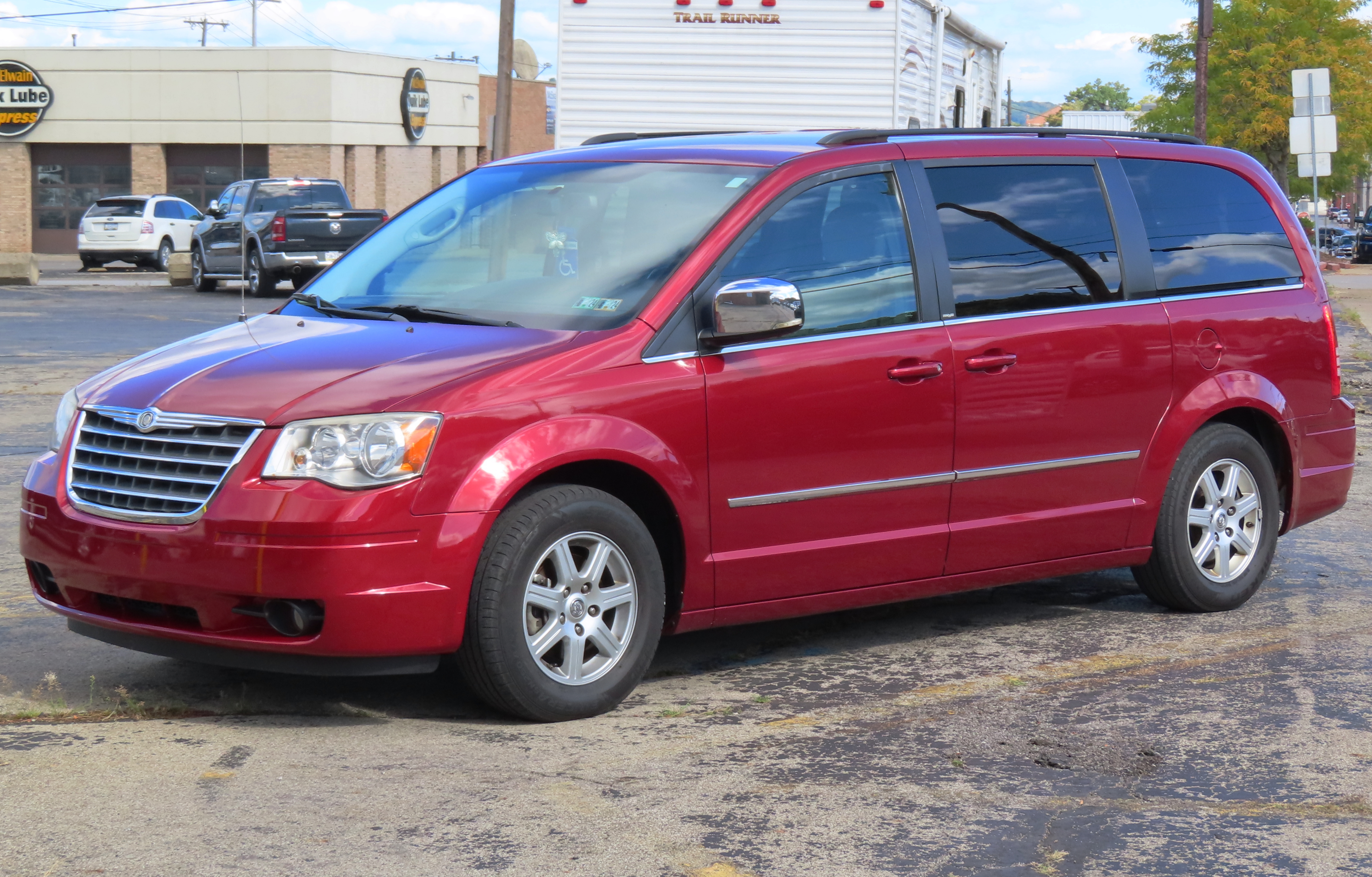 Chrysler Town u0026 Country (minivan) - Wikipedia