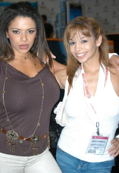 Alexis Silver Posing Porn - File:Alexis Silver and Destiny Summers at Erotica LA 2006 1.JPG - Wikimedia  Commons