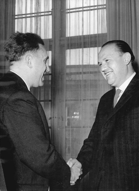 Hans Bentzien (left) awarding the Johannes R. Becher Prize to the poet and storyteller [[Franz Fühmann]], 1963