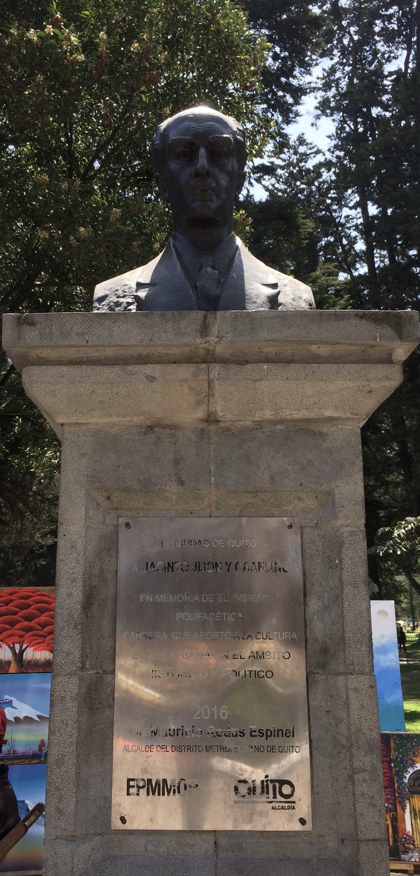 Busto de Jacinto Jijón y Caamaño. [[Parque El Ejido