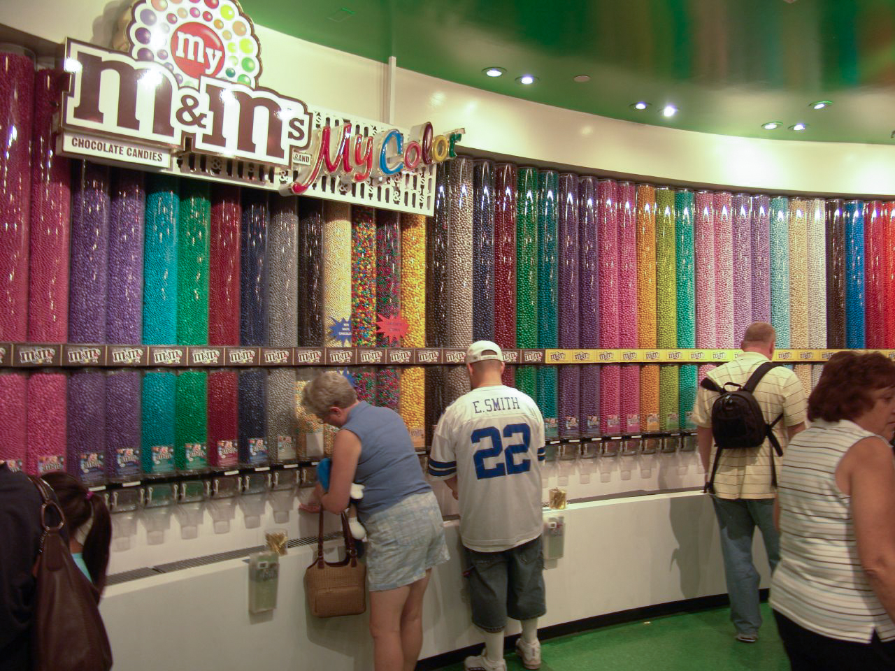 First M&M's World Store in Europe opens in London : The Moodie