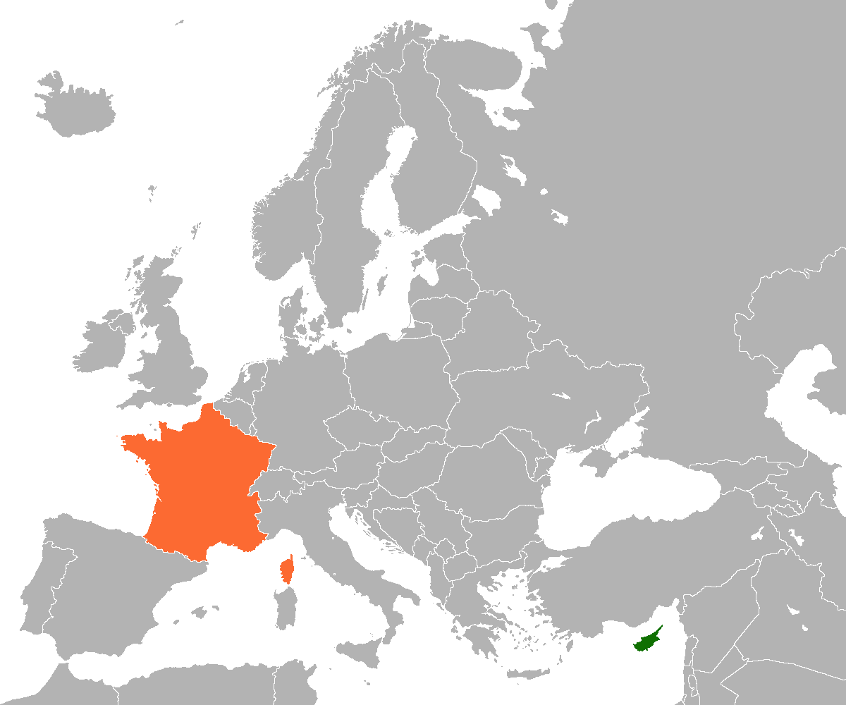 Карта, показваща местоположенията на Кипър и Франция