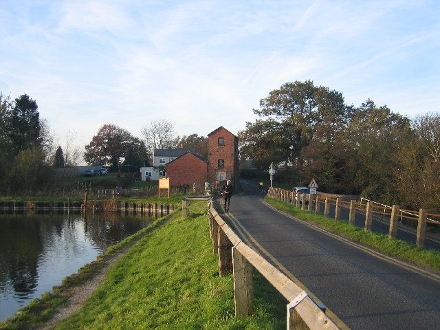 Earlswood Lakes - Engine House - geograph.org.uk - 81358