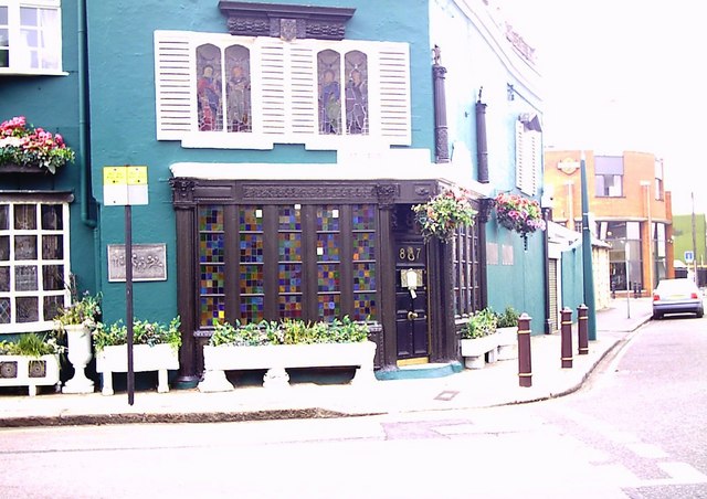 File:Is this a green house or a greenhouse^ Waterford Road, SW6 - geograph.org.uk - 679829.jpg