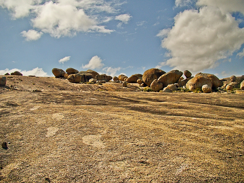 File:Lajedo de Pai Mateus Paraíba Brasil.jpg