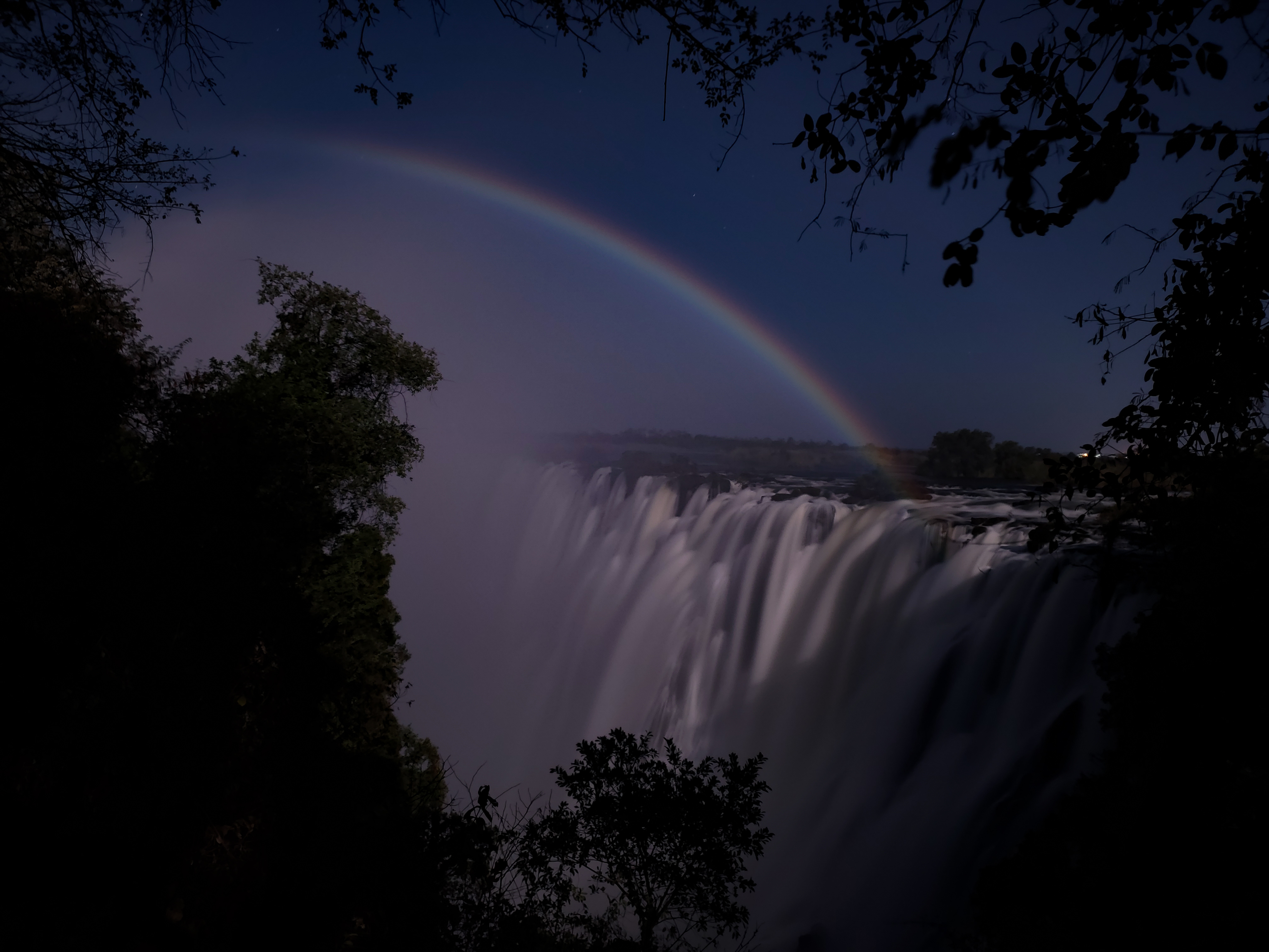 victoria falls at night