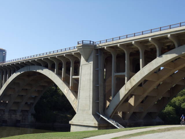 File:Paddock Viaduct.jpg