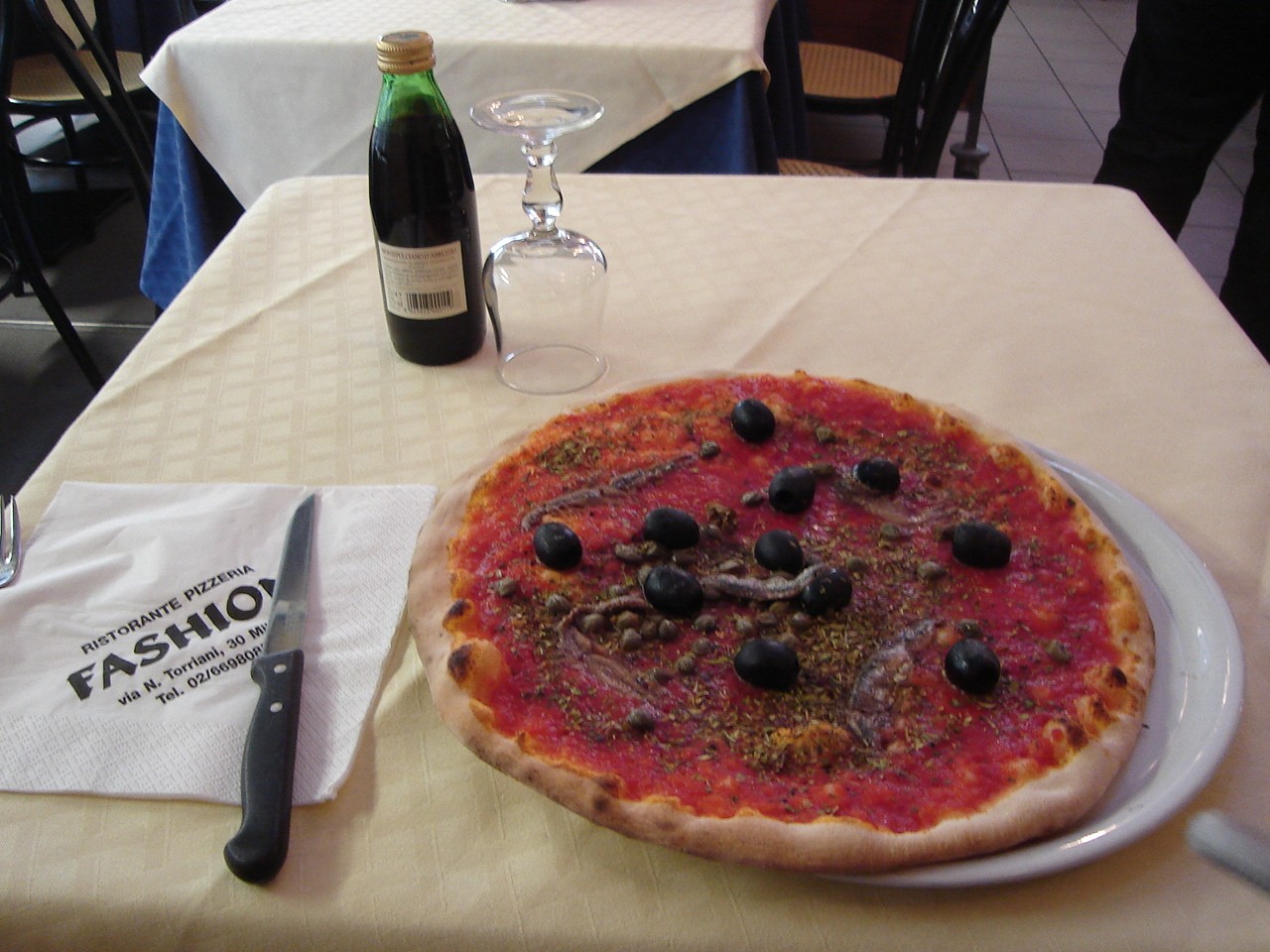 File:Ristorante Pizzeria Fashion, Milano.JPG - Wikimedia Commons