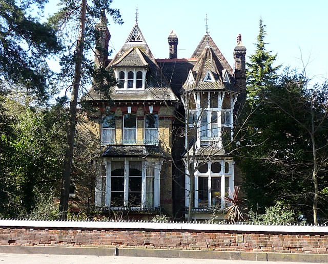 File:Rockmount, Church Road - geograph.org.uk - 1770732.jpg