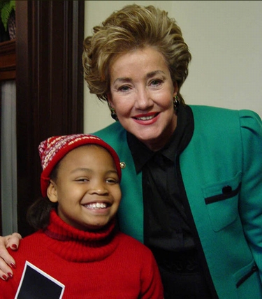 File:SENATOR DOLE AND JESSICA HOLMES AT HOLIDAY PARTY.jpg