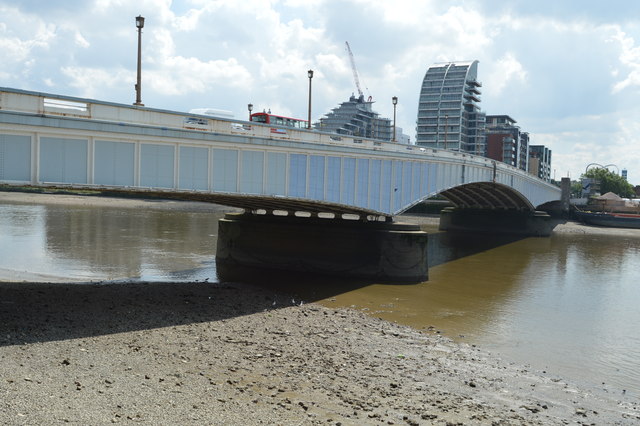 File:Wandsworth Bridge - geograph.org.uk - 5284361.jpg