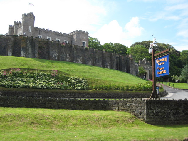 File:Watermouth Castle - geograph.org.uk - 1393324.jpg