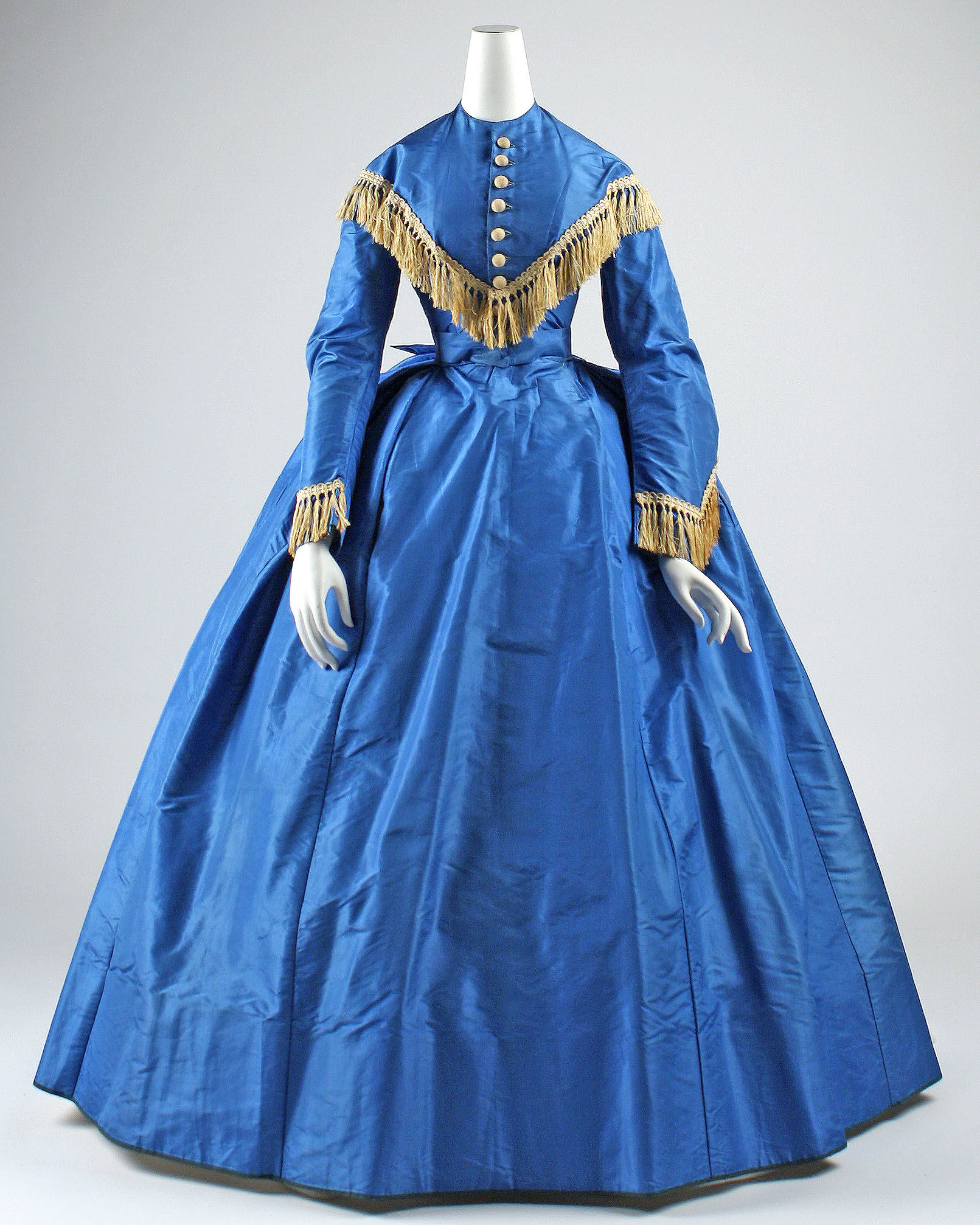 1860-1868 Victorian Dress