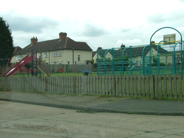 File:Westmill Estate - geograph.org.uk - 30723.jpg