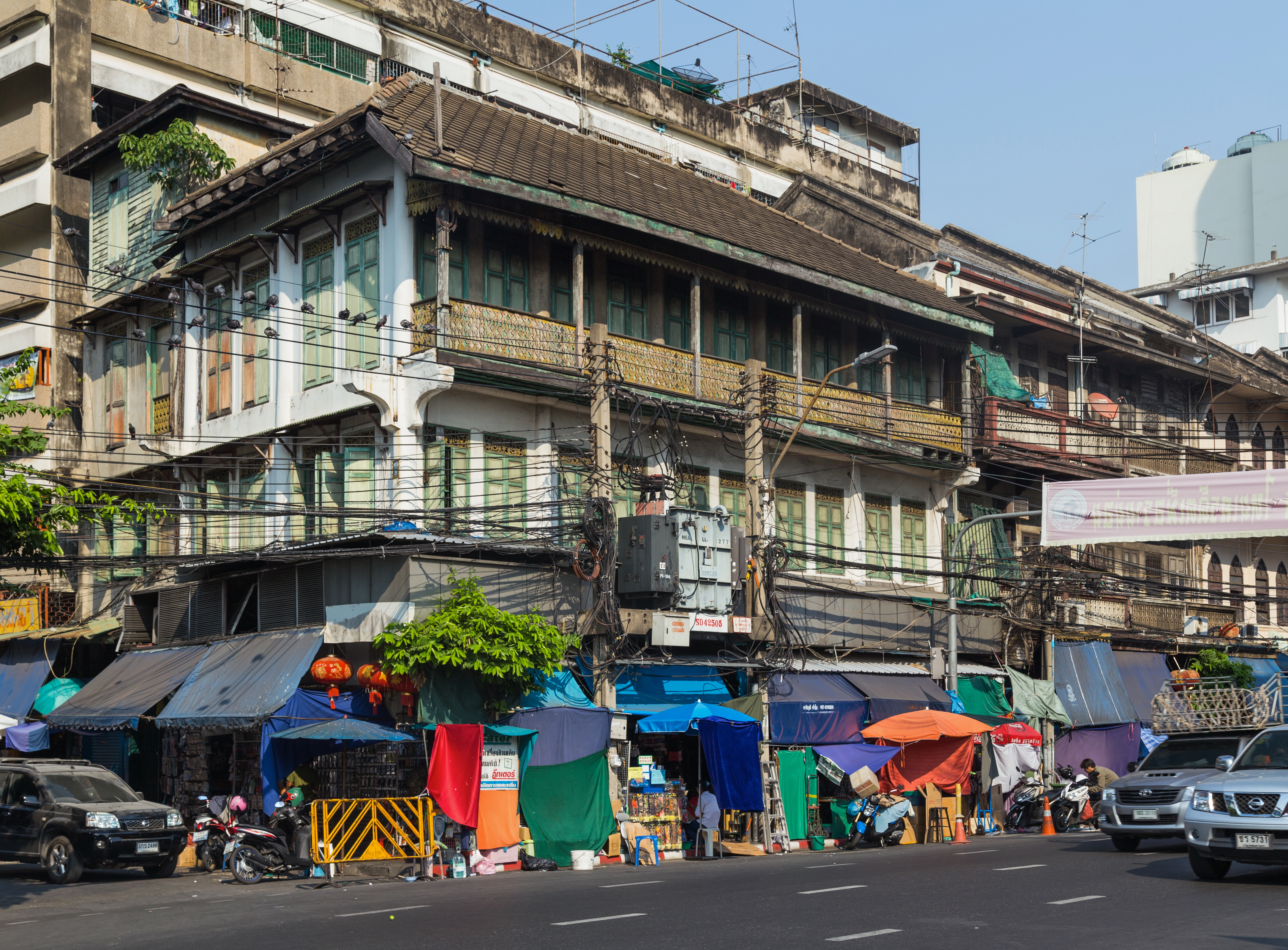 Thanon patak. Non Thanon. Фото Бангкока Yaowarat Yard. Namchok Thanon apithanawong. Бангкок 2016