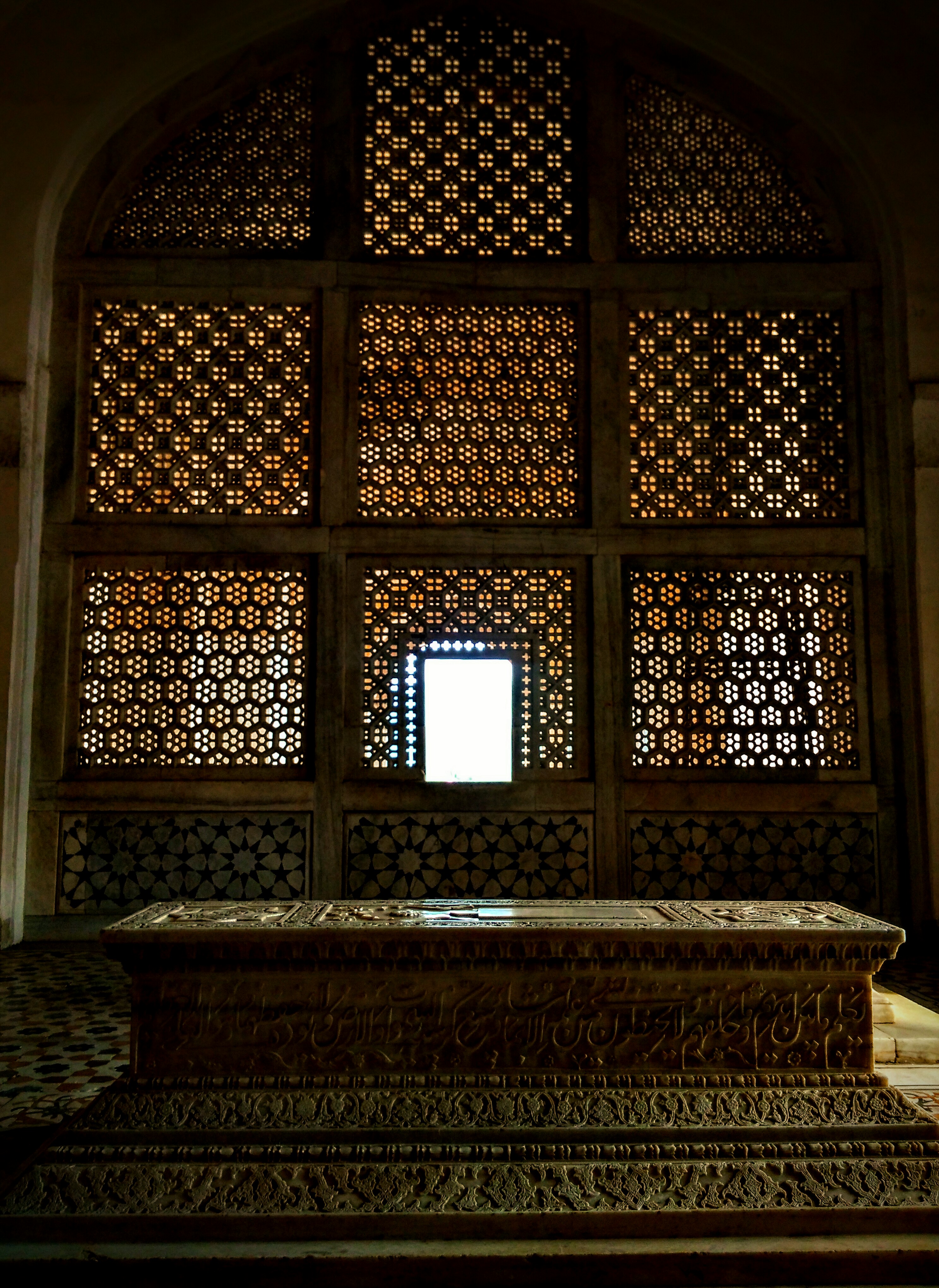 Jali in Architecture: Jali wall at Akbar's tomb in Agra, India